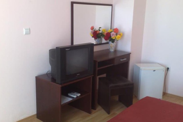 Room 6 of 92