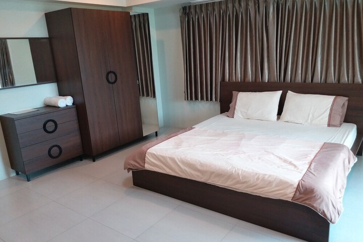 Room 15 of 44