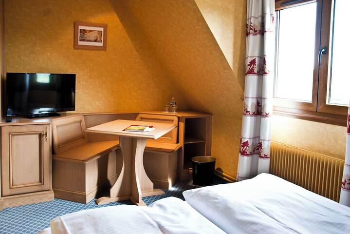 Room 18 of 52