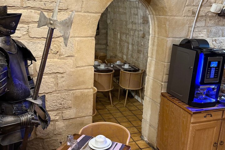 Dining 41 of 48