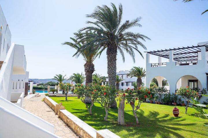 Hotel Exterior 60 of 74
