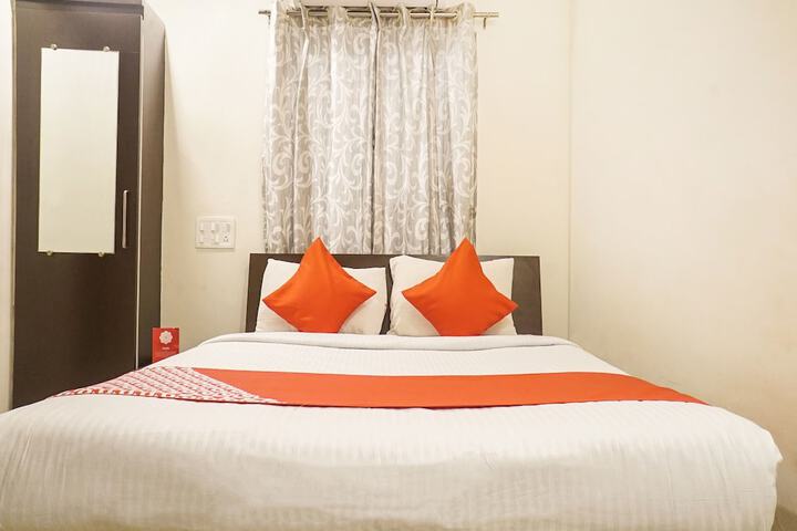 Room 5 of 18