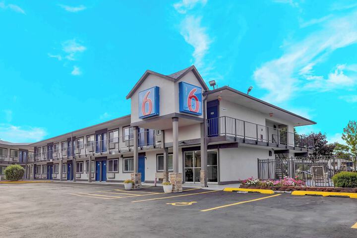 Hotel Entry