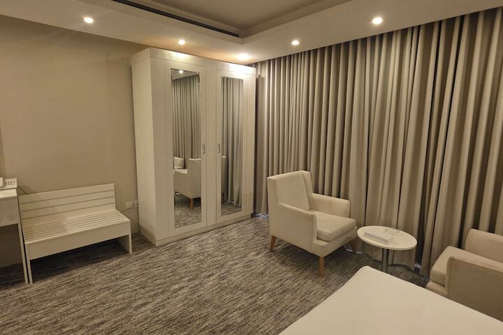 Room 14 of 24
