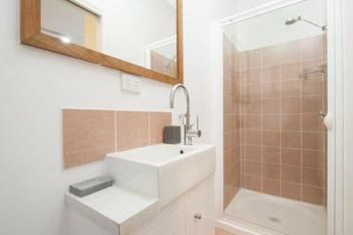Room 4 of 25