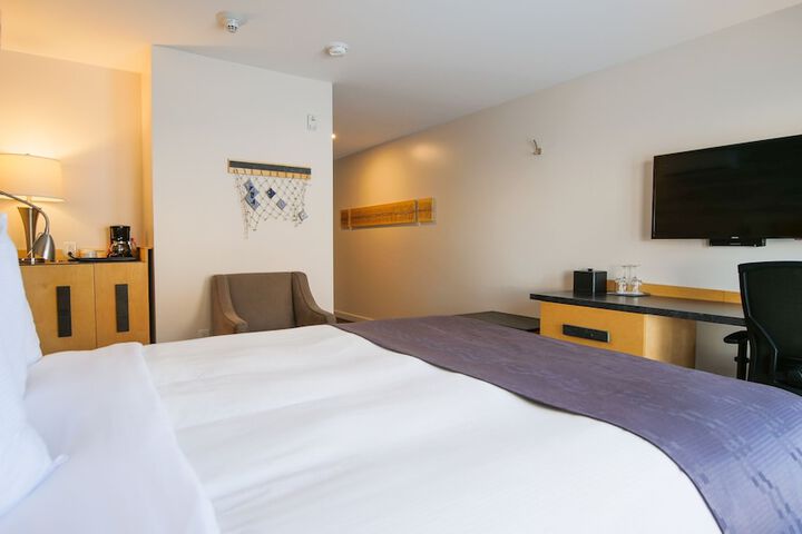 Room 17 of 140