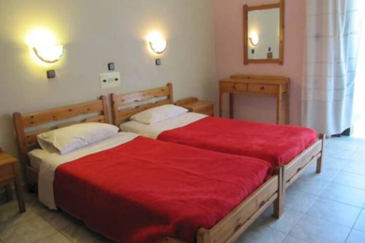Room 2 of 19