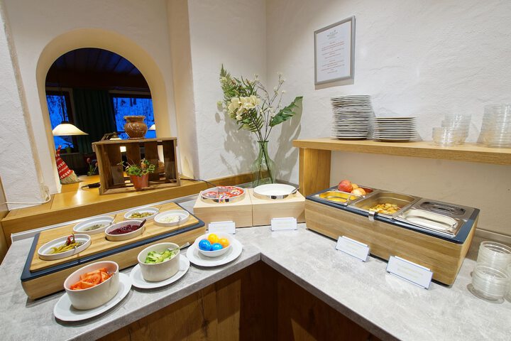 Dining 62 of 74