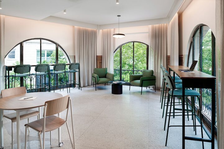 Business Center 23 of 30