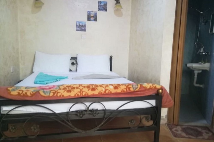 Room 5 of 24