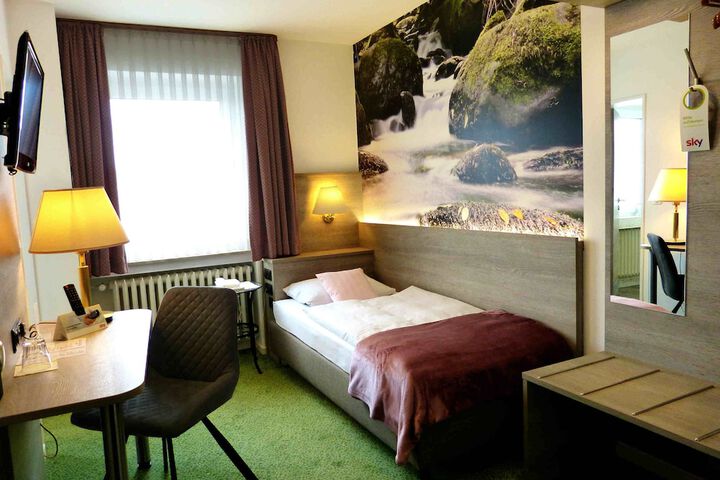 Room 5 of 50