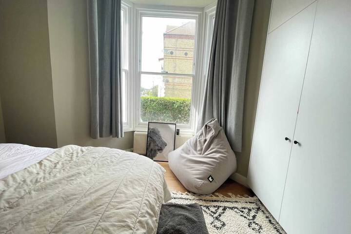 Bright & Beautifully Decorated 1BD Flat Brixton
