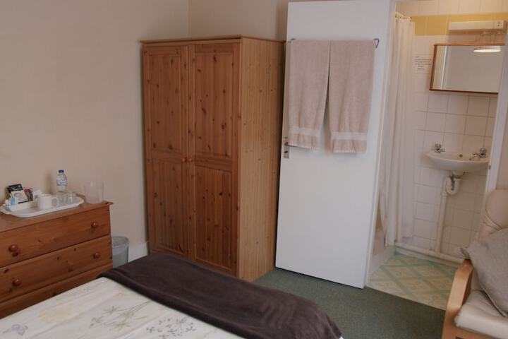 Room 8 of 31