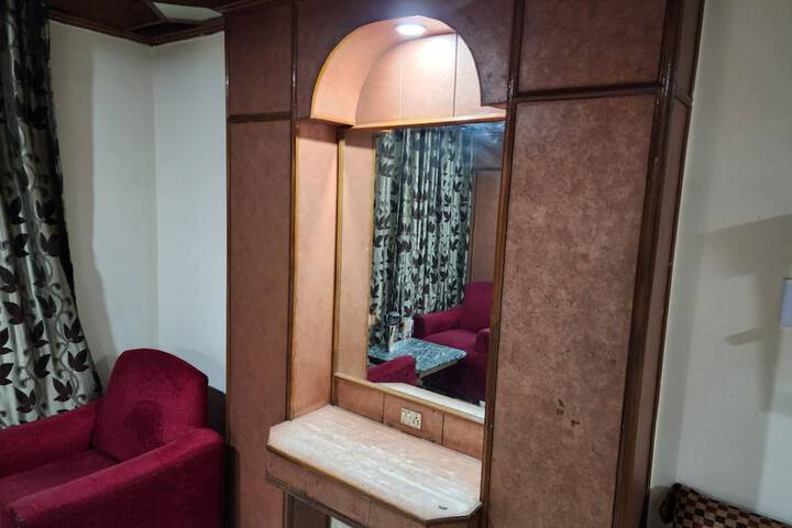 Room 5 of 41