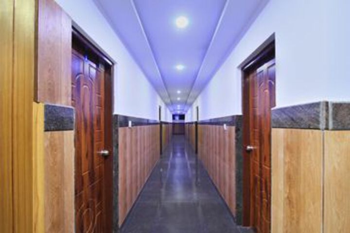 Ballroom/Hall 15 of 21