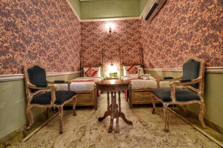 Room 28 of 59