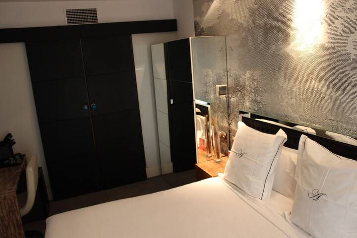 Room 12 of 86
