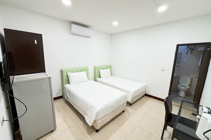 Room 6 of 56