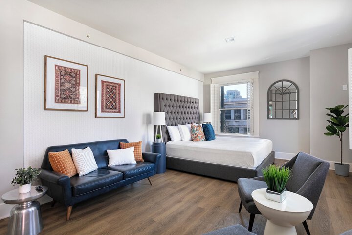 Room 47 of 200
