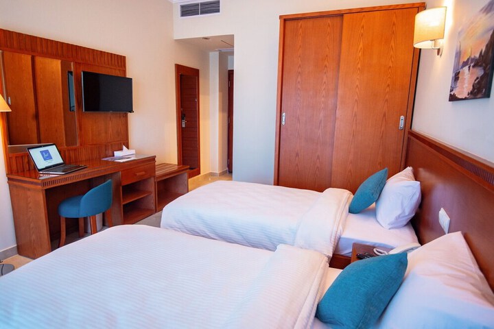 Room 13 of 44