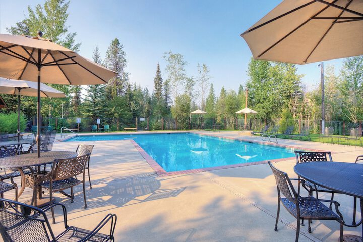 Pools & Facilities