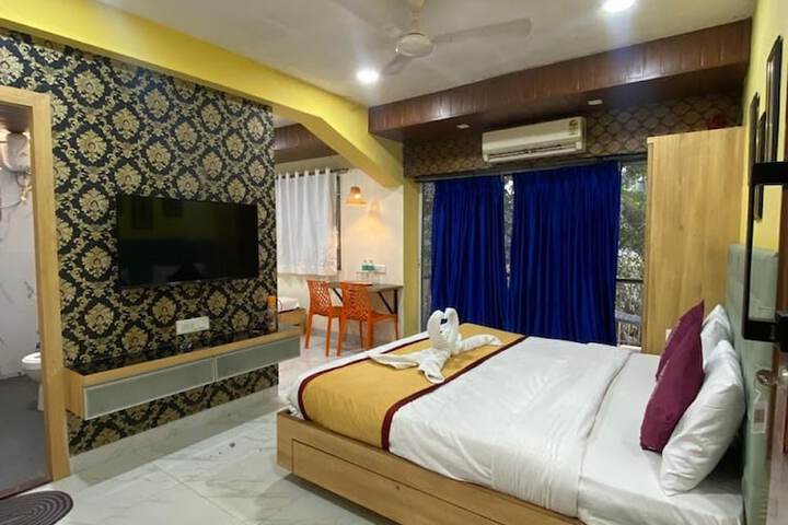 Room 4 of 30