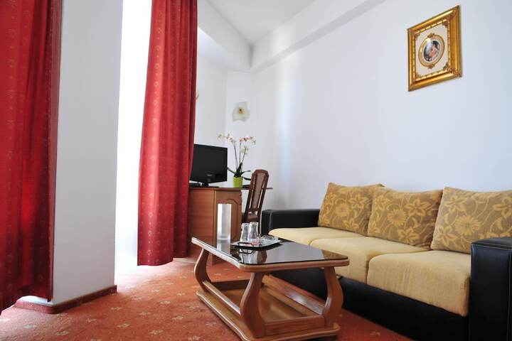 Room 16 of 39