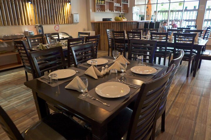 Dining 44 of 57