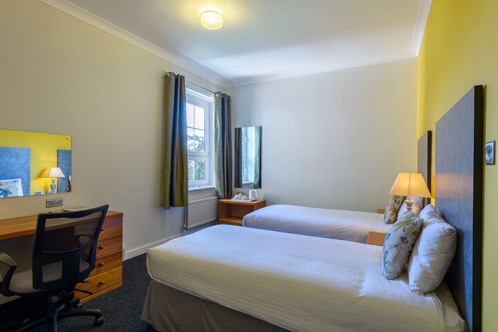 Room 5 of 38