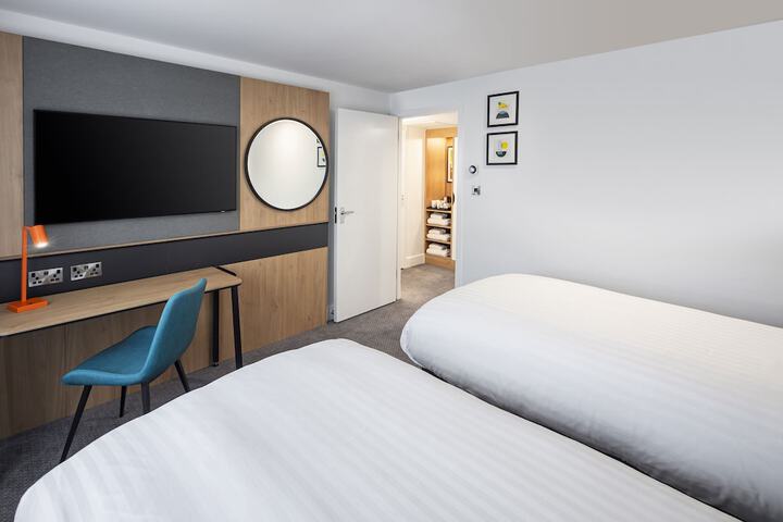 Room 20 of 76