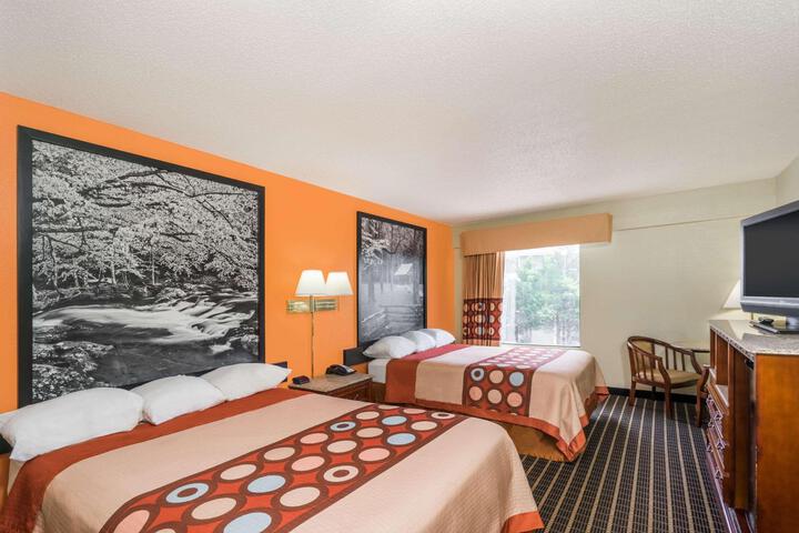2 Double Beds (1 of 3)
