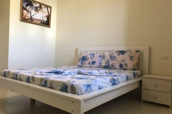 Room 4 of 26