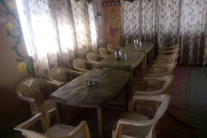 Dining 3 of 7