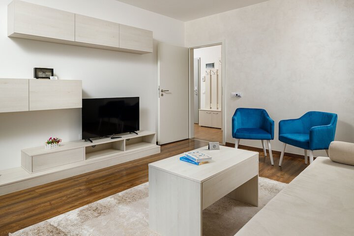 Room 16 of 141