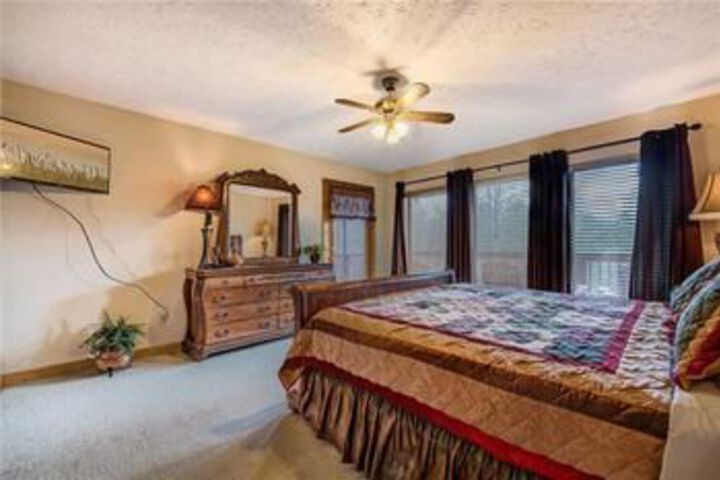 Room 9 of 28