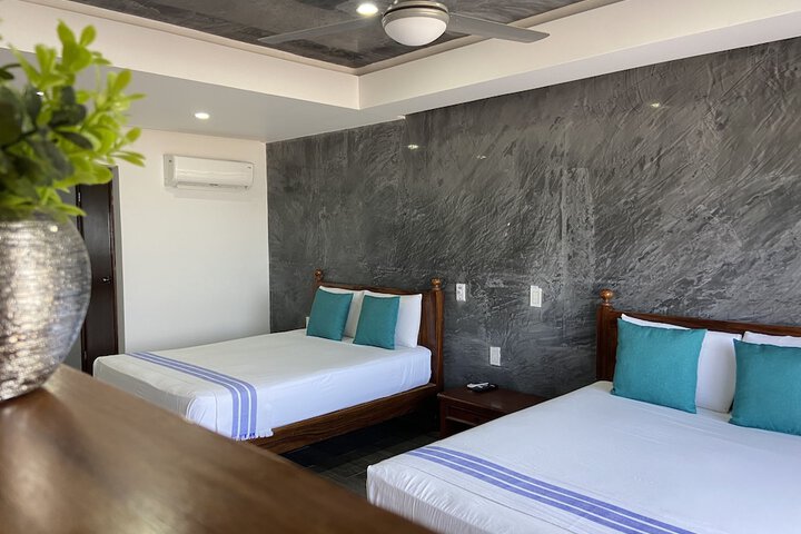 Room 15 of 48