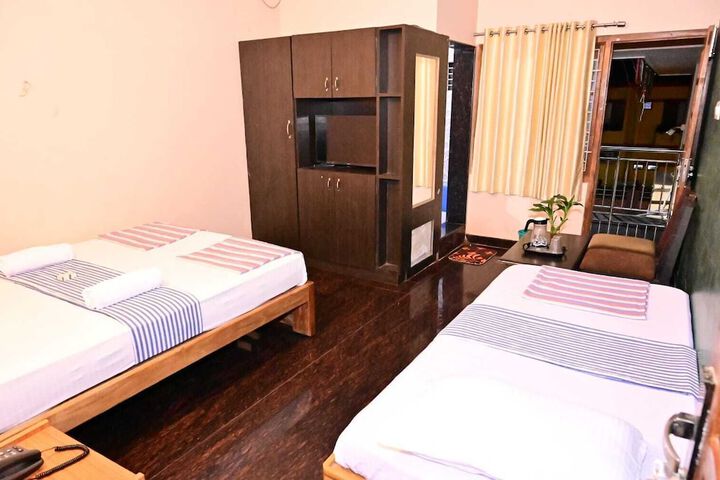 Room 15 of 15