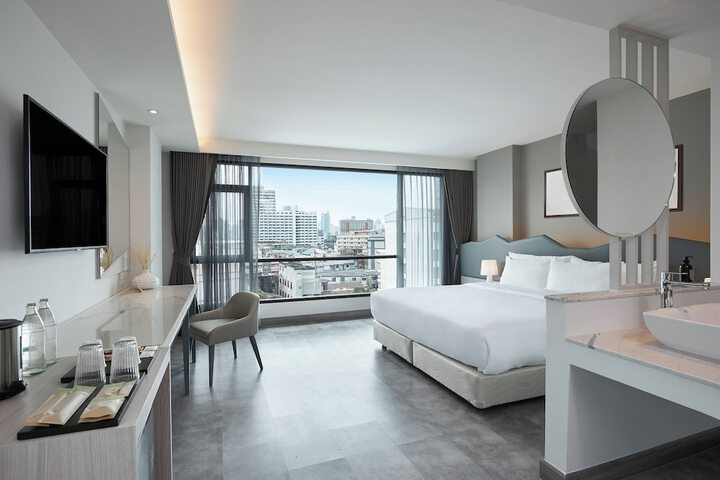 Room 12 of 61