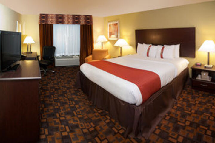 Room 13 of 28