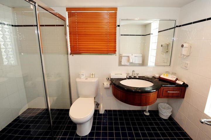 Room 11 of 25