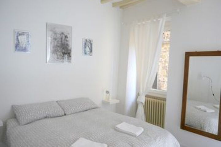 Room 11 of 23