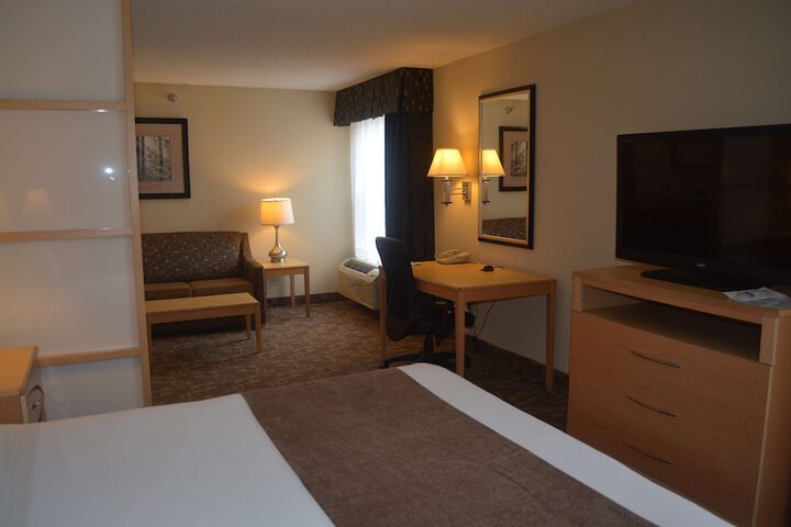 Room 15 of 38