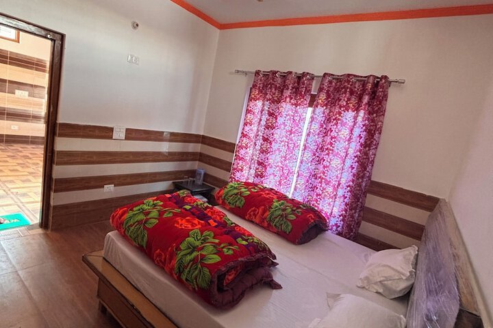 Room 13 of 23