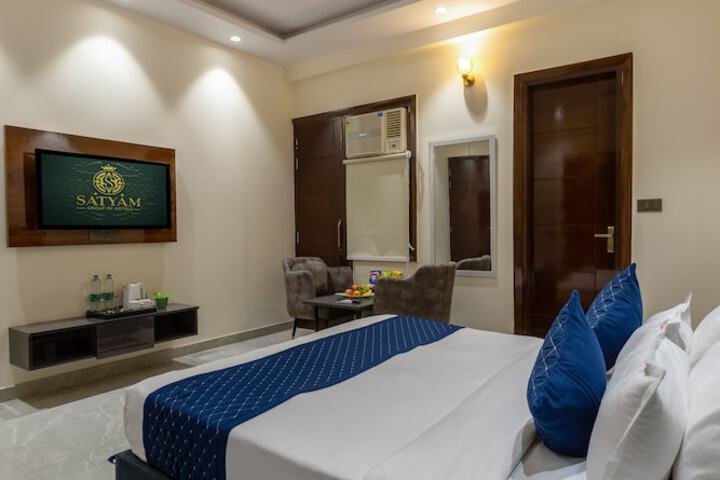Room 2 of 28