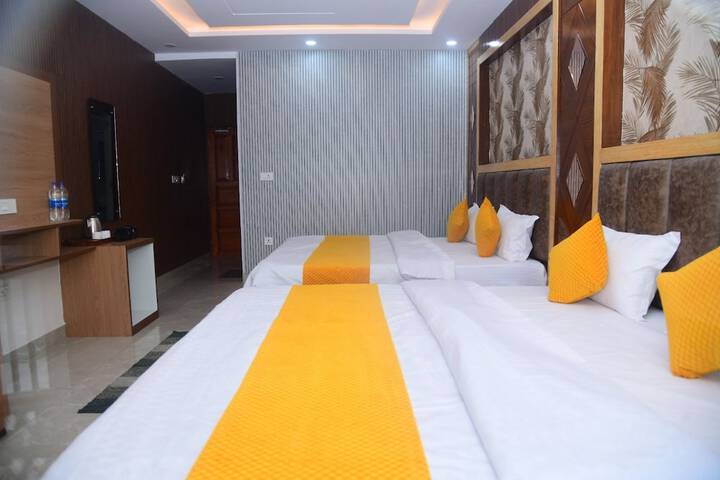 Room 8 of 40