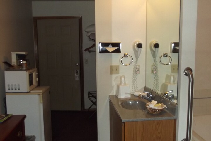 Room 72 of 81