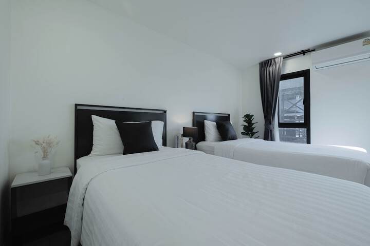 Room 3 of 39