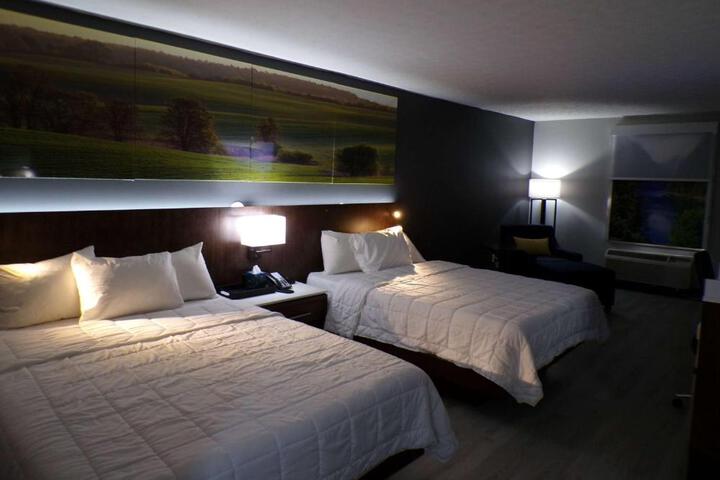 1 Queen Bed Studio Suite (2 of 9)