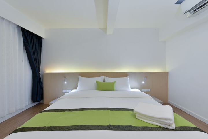 Room 8 of 36