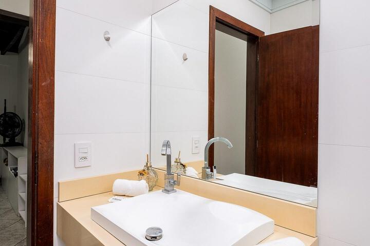 Room 5 of 21